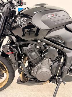 2026 Triumph TRIDENT 800 Jet Black