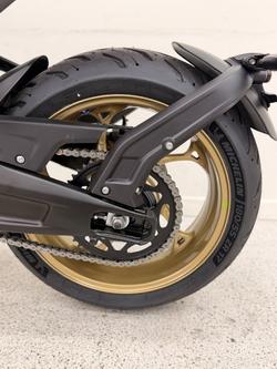 2026 Triumph TRIDENT 800 Jet Black