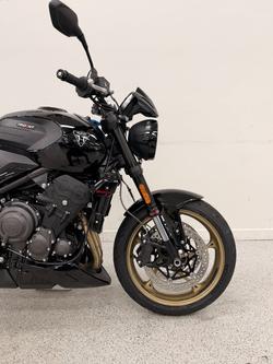 2026 Triumph TRIDENT 800 Jet Black