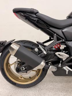 2026 Triumph TRIDENT 800 Jet Black