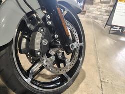 2026 HARLEY-DAVIDSON STREET GLIDE 117 (FLHX) ROAD GREY