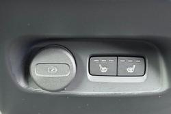 2023 Volvo XC40 Ultimate B5 Dark