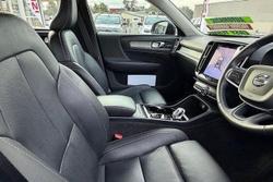 2023 Volvo XC40 Ultimate B5 Dark