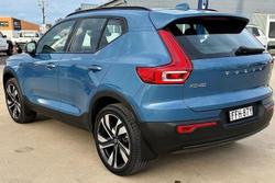 2023 Volvo XC40 Ultimate B5 Dark