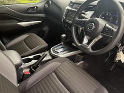 2022 Nissan Navara ST