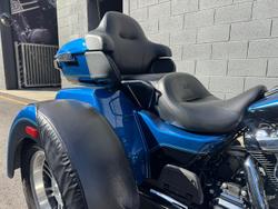 2017 Harley-Davidson Tri Glide Anniversary 107 (FLHTCUTG_ANV) Trike Black