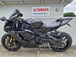 2023 Yamaha YZF-R1 Black
