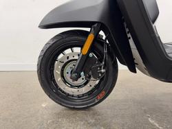 2025 Lambretta 2025 Lambretta 200CC V200 Special Flex Dual Channel ABS Black