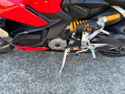 2024 Ducati STREETFIGHTER V2 R