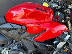 2024 Ducati STREETFIGHTER V2 R
