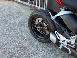 2024 Ducati STREETFIGHTER V2 R