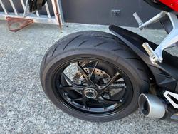 2024 Ducati STREETFIGHTER V2 R