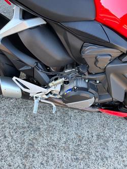 2024 Ducati STREETFIGHTER V2 R