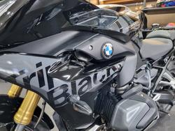 2023 BMW Motorrad R 1250 RS TRIPLE BLACK BLACK STORM METALLIC