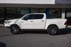 2017 Toyota Hilux SR5