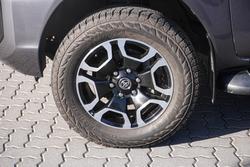 2022 Toyota Hilux SR5