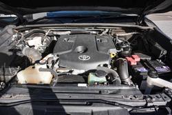 2022 Toyota Hilux SR5