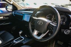 2022 Toyota Hilux SR5