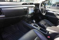2022 Toyota Hilux SR5