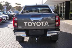 2022 Toyota Hilux SR5