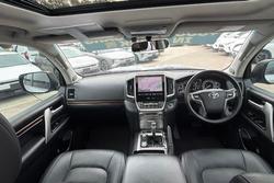 2017 Toyota Landcruiser VX