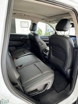 2025 Mahindra XUV700 AX7