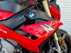 2021 BMW Motorrad S 1000 R RED