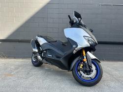 2018 Yamaha TMAX 530 SX WITH ABS (XP530A) SILVER