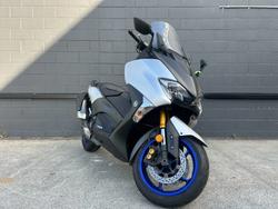 2018 Yamaha TMAX 530 SX WITH ABS (XP530A) SILVER
