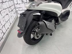 2014 Piaggio Beverly 350 (BV 350) Beverly White