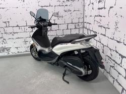 2014 Piaggio Beverly 350 (BV 350) Beverly White