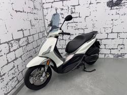 2014 Piaggio Beverly 350 (BV 350) Beverly White
