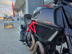 2015 DUCATI DIAVEL CARBON Black