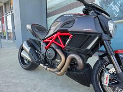 2015 DUCATI DIAVEL CARBON Black