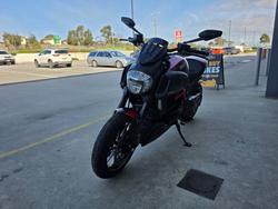 2015 DUCATI DIAVEL CARBON Black