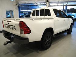 2024 Toyota Hilux SR