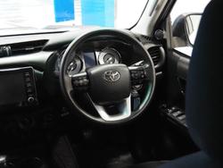 2024 Toyota Hilux SR