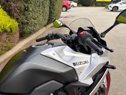 2025 Suzuki GSX-8R (GSX800FRQ)