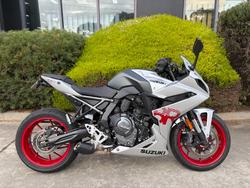 Suzuki GSX-8R (GSX800FRQ)
