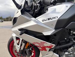 2025 Suzuki GSX-8R (GSX800FRQ)