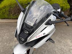 2025 Suzuki GSX-8R (GSX800FRQ)