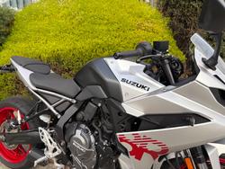 2025 Suzuki GSX-8R (GSX800FRQ)