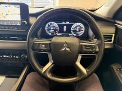 2024 Mitsubishi Outlander Exceed
