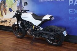 2018 Husqvarna SVARTPILEN 401