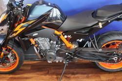 2023 Ktm 890 DUKE R Black