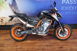 KTM 890 Duke R