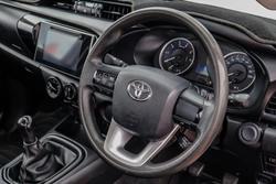 2015 Toyota Hilux SR