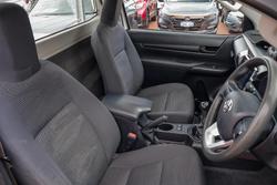 2015 Toyota Hilux SR