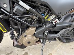 2023 Husqvarna SVARTPILEN 401 Black