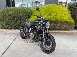 2023 Husqvarna SVARTPILEN 401 Black